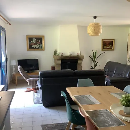 Milin A Confortable Pour 7 Pers Сasa de vacaciones